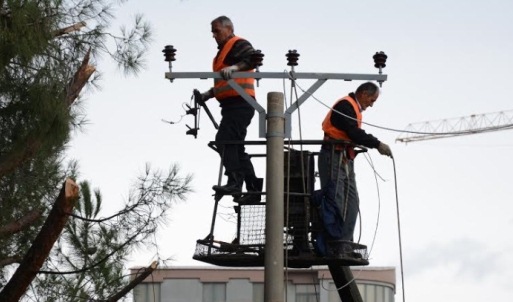Remont ne kabina: Ja zonat e Tiranes ku nderpritet energjia sot dhe neser